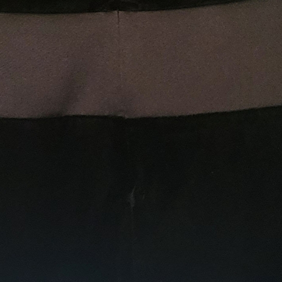 NEW! EXPRESS Velvet V-neck Crossover Long Sleeve Bow Accent Blouse Top XS. - Picture 6 of 6